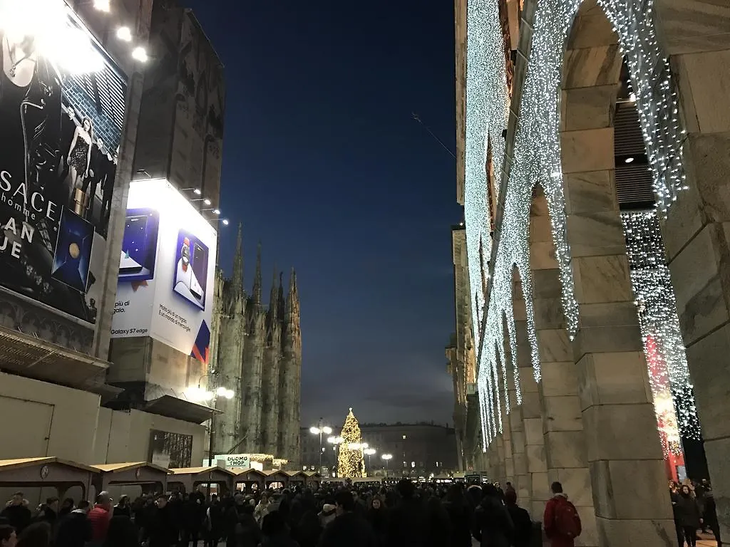 Kibilu - Via Falcone - City Centre - Duomo Mediolan 0*,