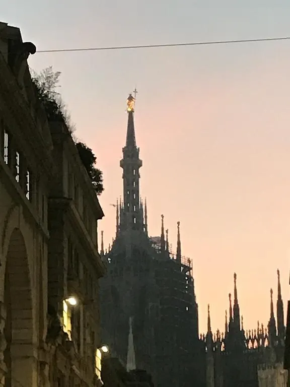 Kibilu - Via Falcone - City Centre - Duomo Mediolan 0*,